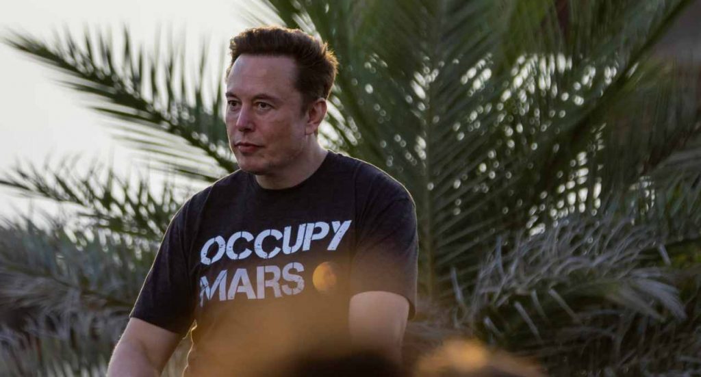 Elon Musk goes to war with Apple, which he accuses of withdrawing from advertising on Twitter
